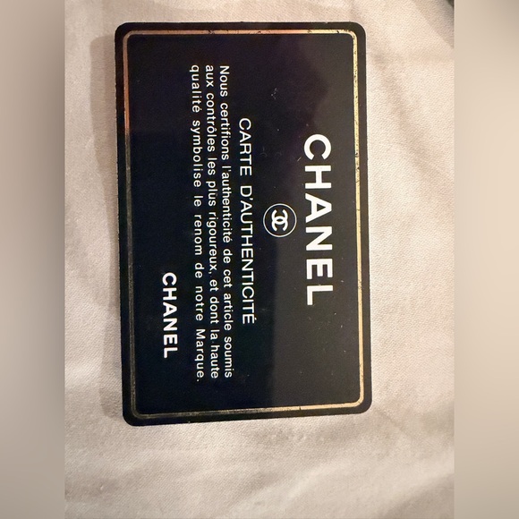 Chanel Black and White Quilted Shoulder Bag - Picture 5 of 6